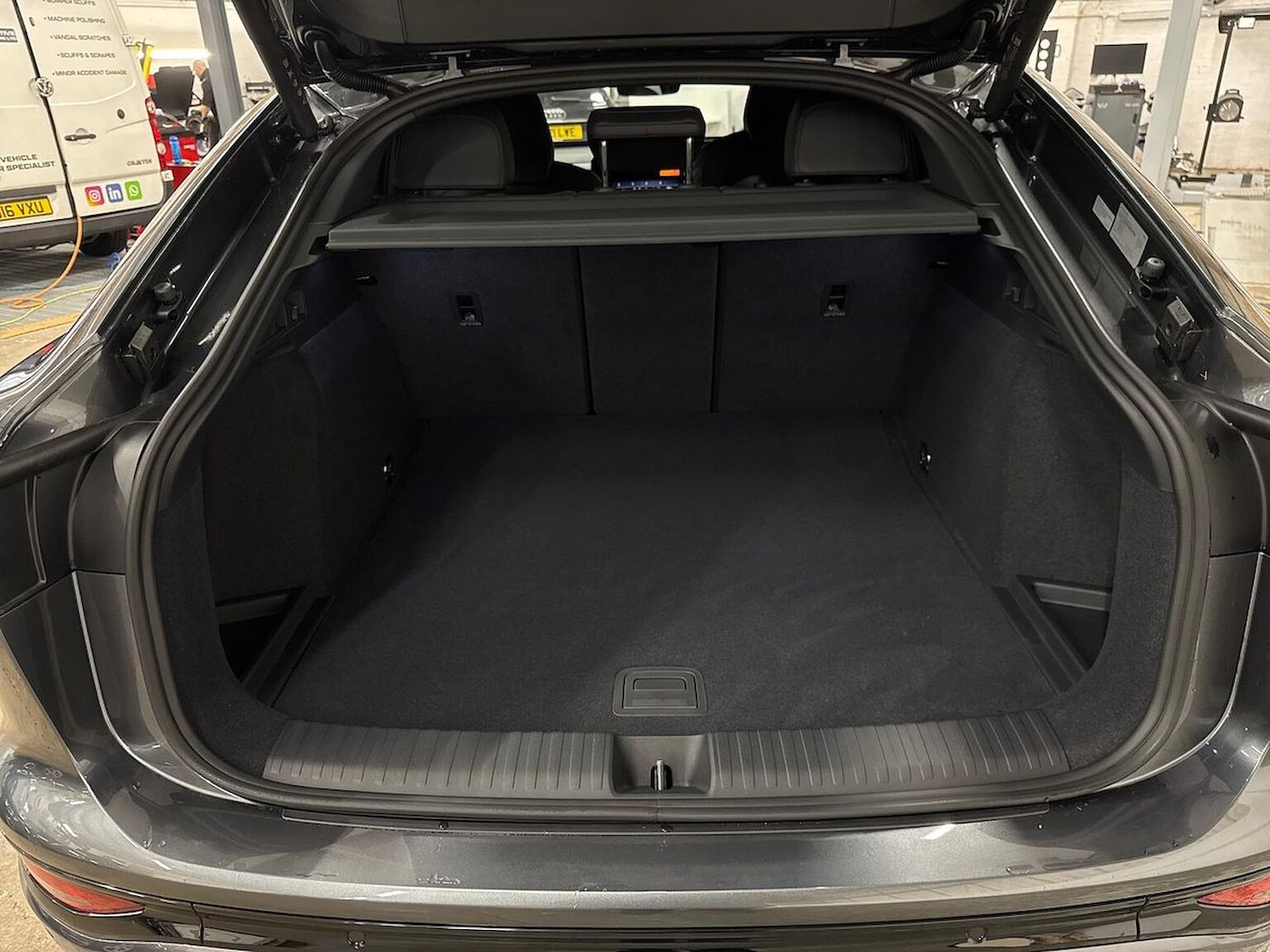 Used Audi Q6 e-tron 2025 for sale - 77528839: Photo 17