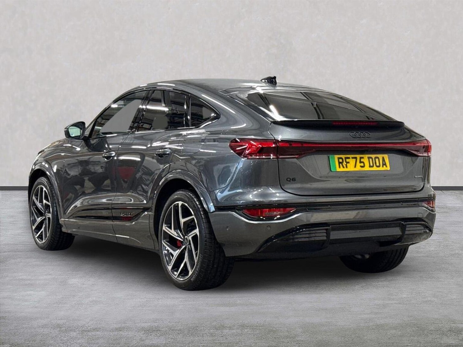 Used Audi Q6 e-tron 2025 for sale - 77528839: Photo 2