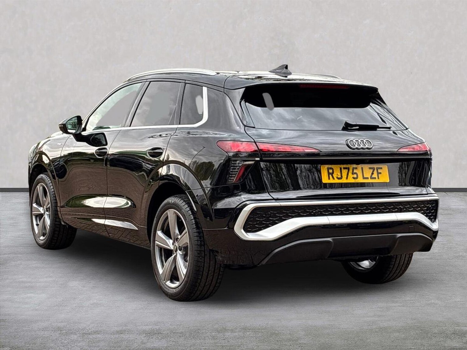 Used Audi Q3 2026 for sale - 78155508: Photo 2