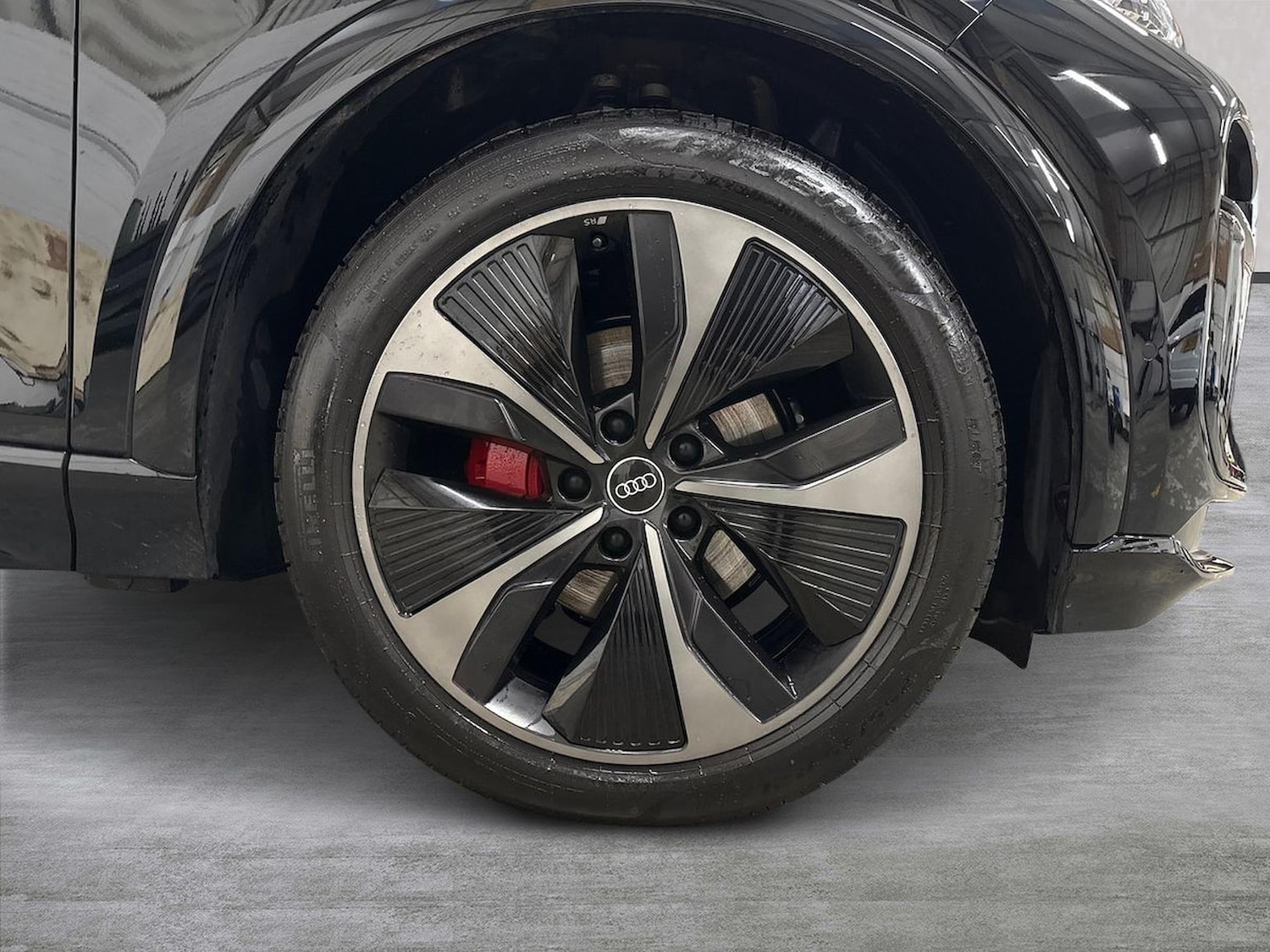 Used Audi Q6 e-tron 2025 for sale - 76741108: Photo 6