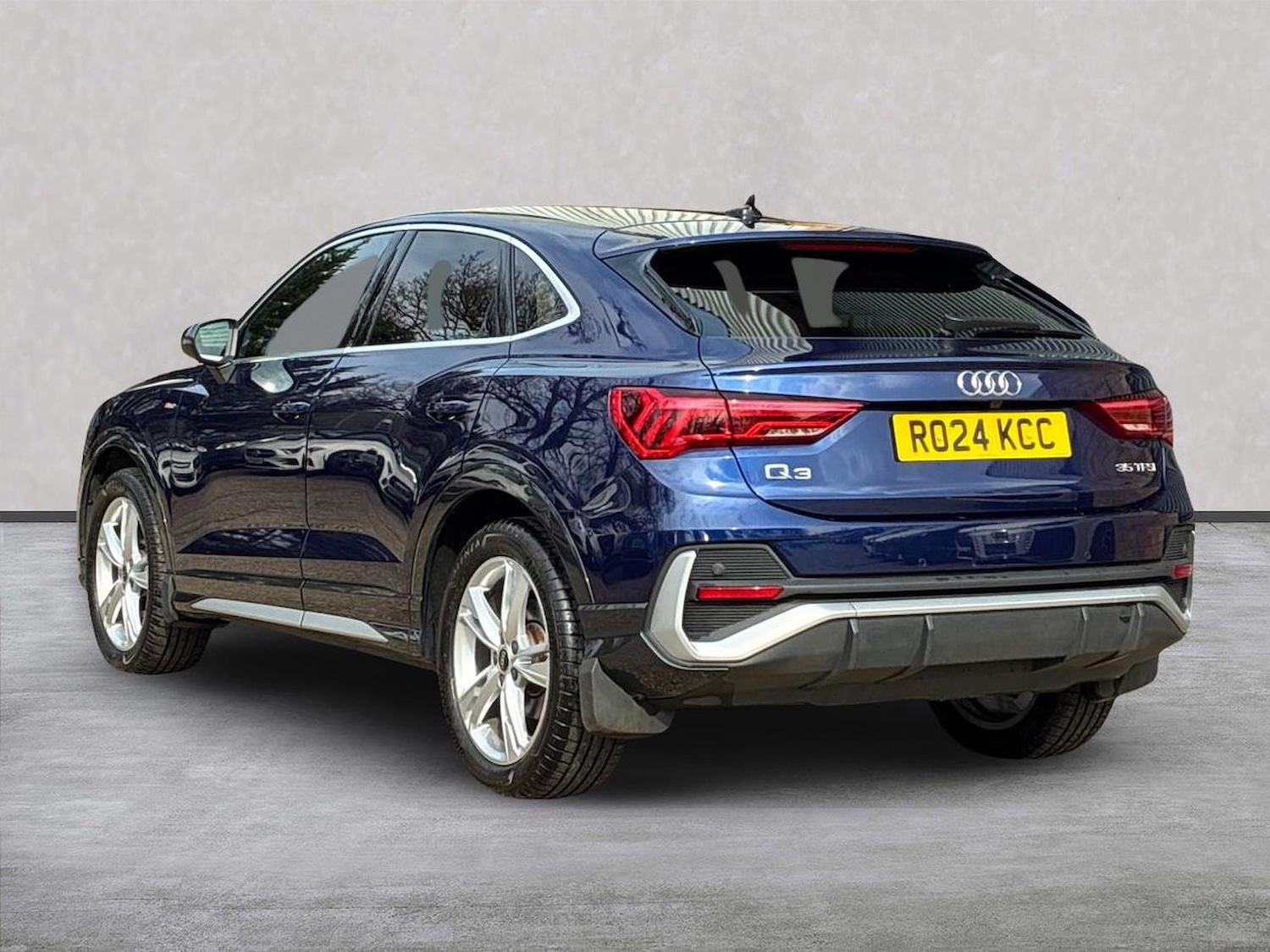 Used Audi Q3 2024 for sale - 78191705: Photo 2