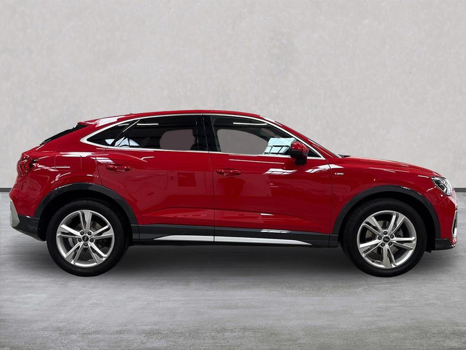 Used Audi Q3 2024 for sale - 76455158: Photo 3