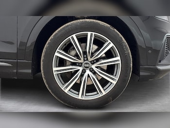 Used Audi Q8 2022 for sale - 79380007: Photo