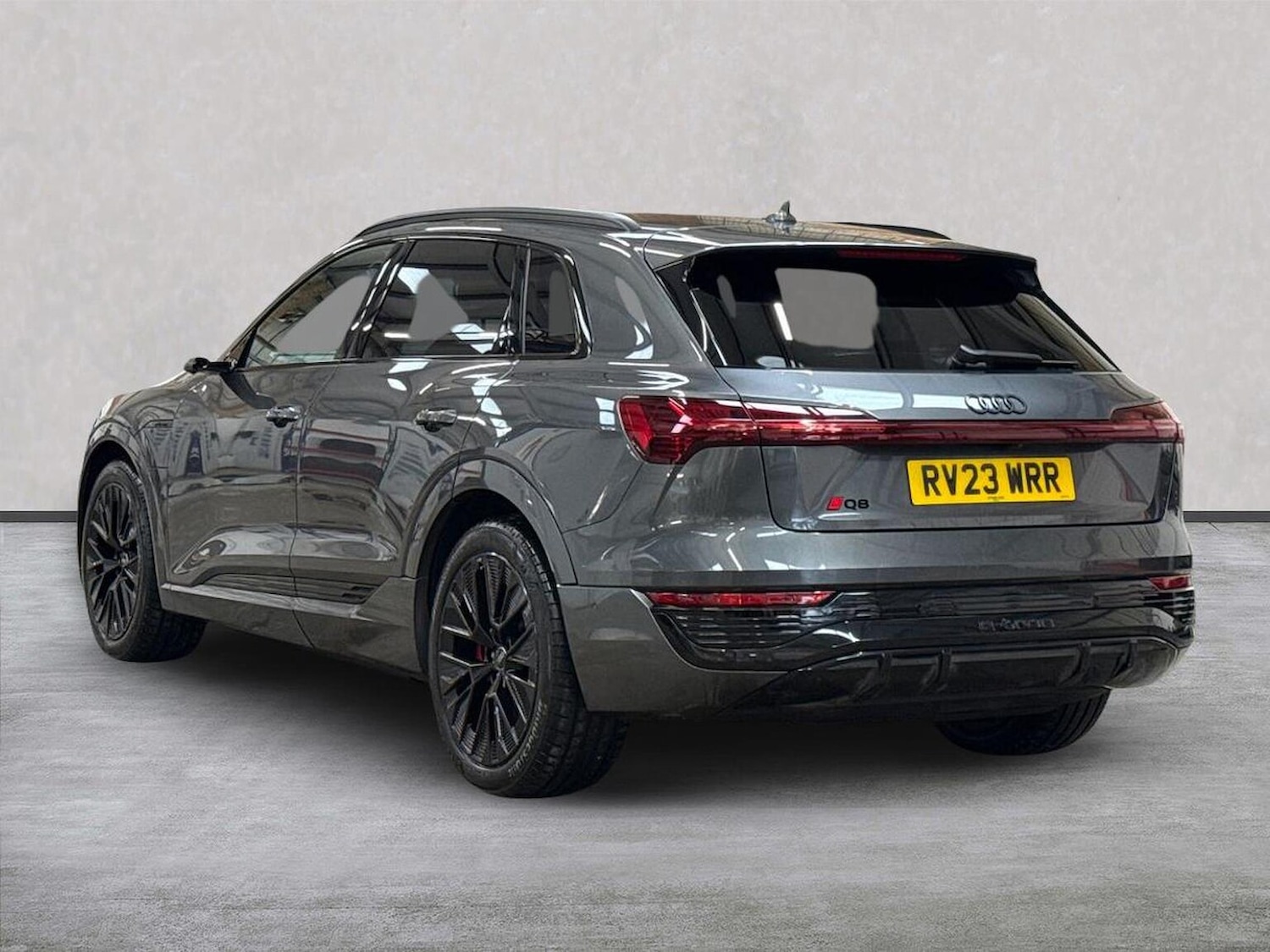 Used Audi Q8 2023 for sale - 77797010: Photo 2