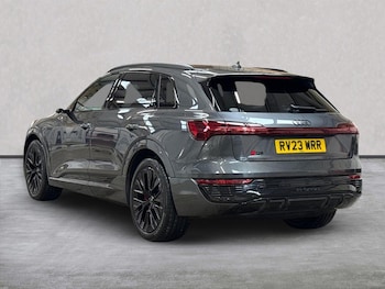 Used Audi Q8 2023 for sale - 77797010: Photo