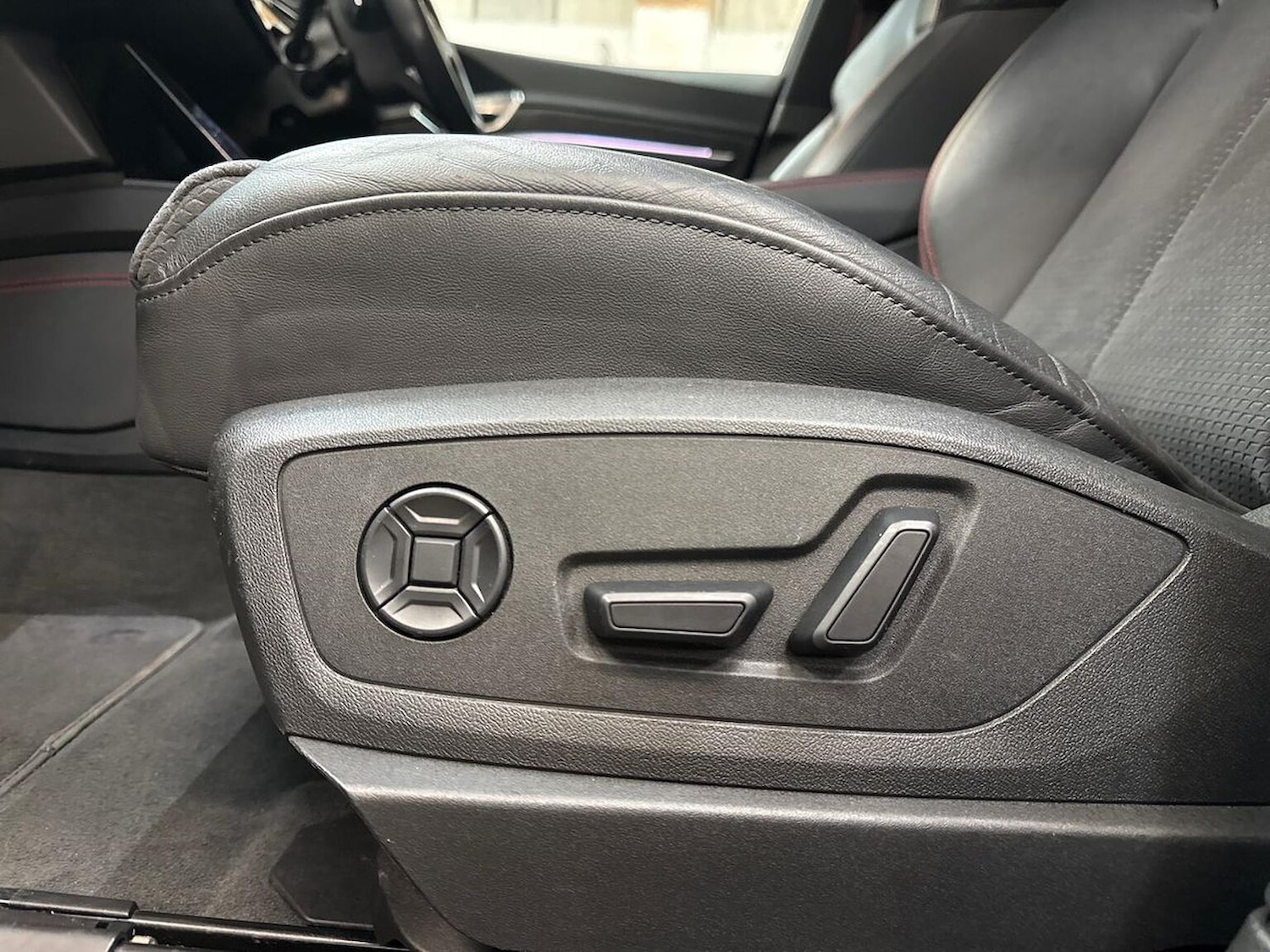 Used Audi Q8 2023 for sale - 77797010: Photo 30