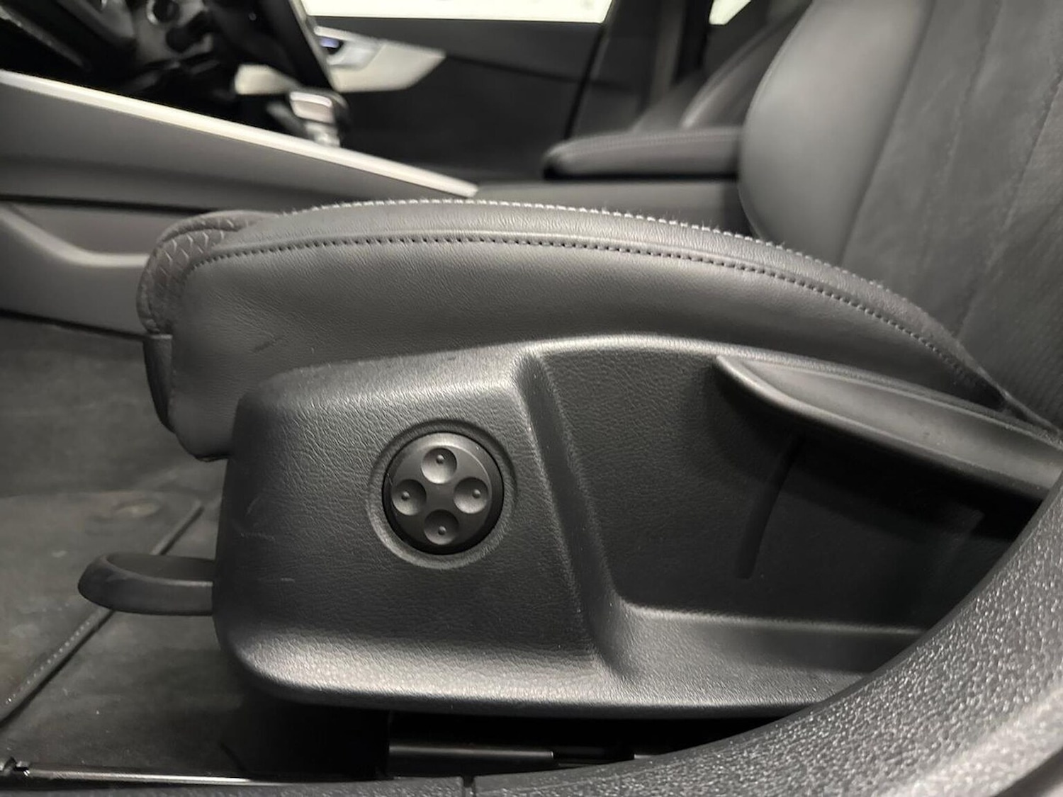 Used Audi A4 2023 for sale - 76807538: Photo 30