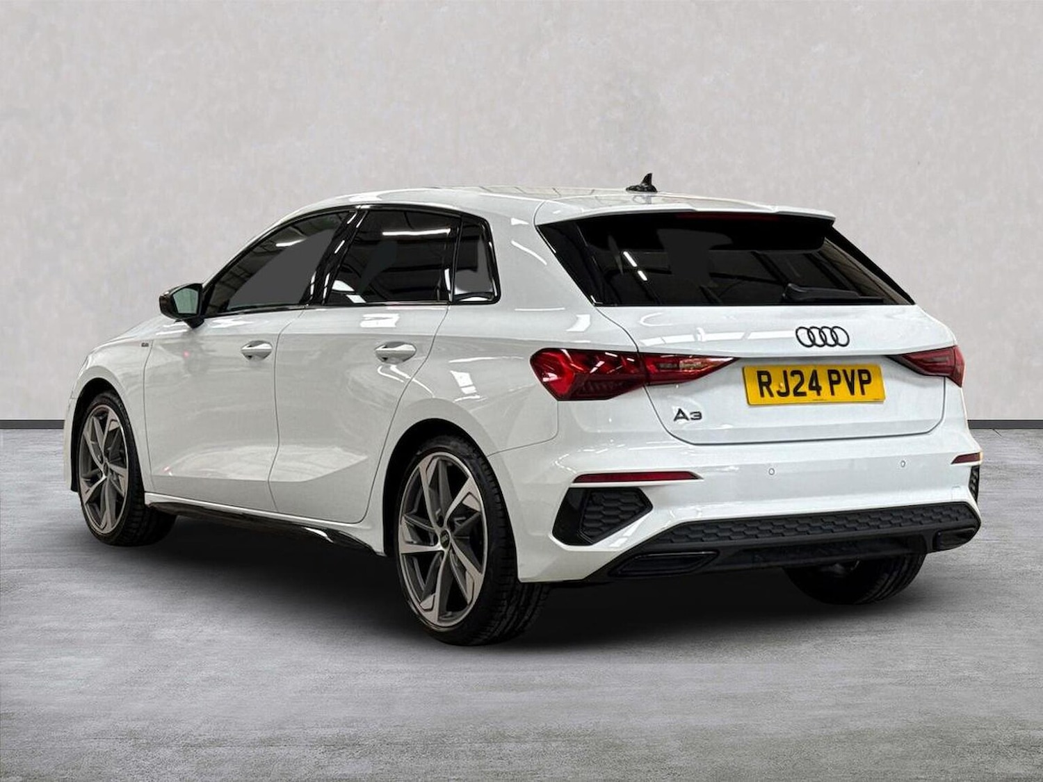 Used Audi A3 2024 for sale - 76165080: Photo 2