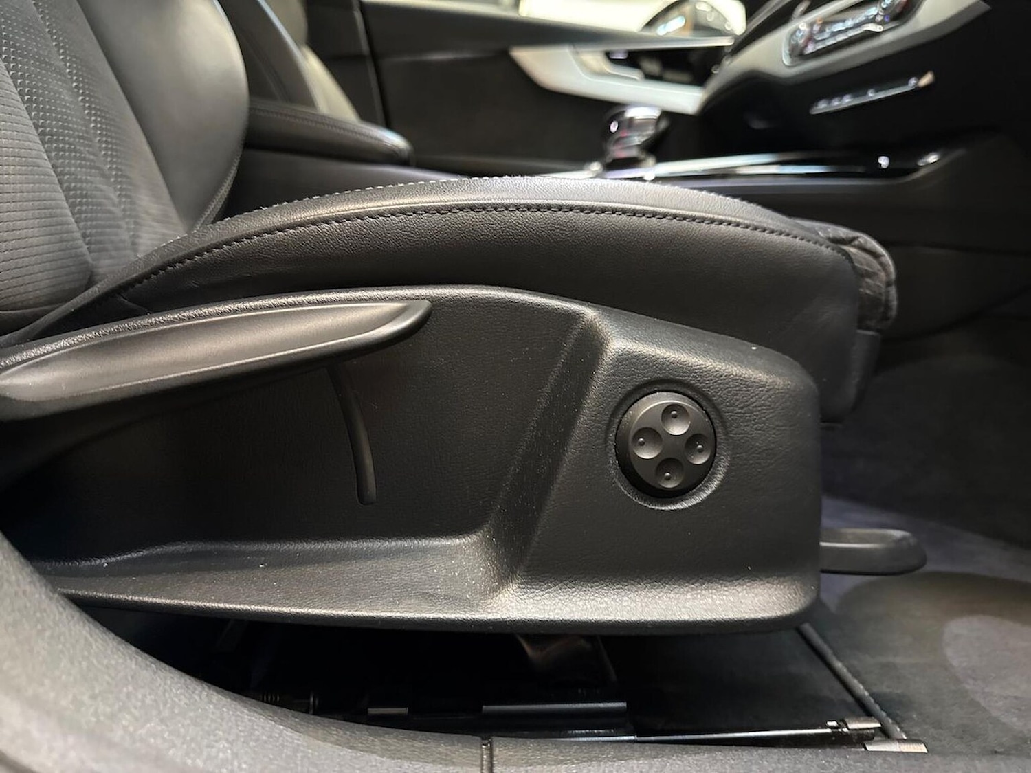 Used Audi A4 2020 for sale - 76396877: Photo 30