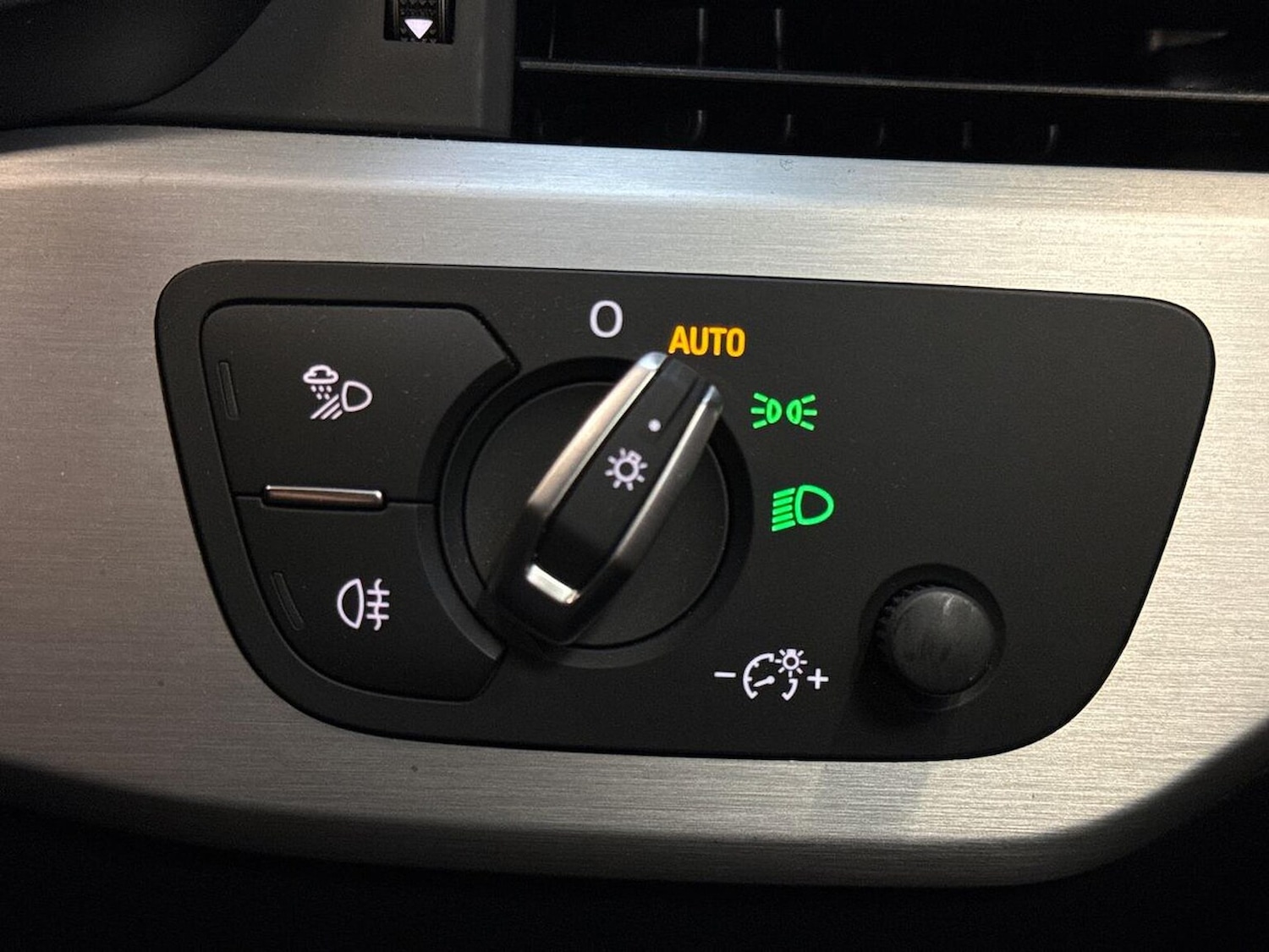 Used Audi A4 2020 for sale - 76396877: Photo 32