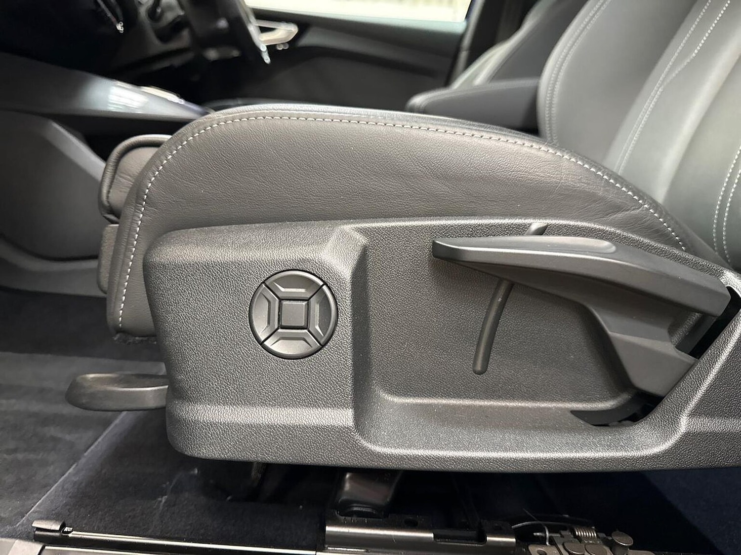 Used Audi Q4 e-tron 2023 for sale - 76455159: Photo 30