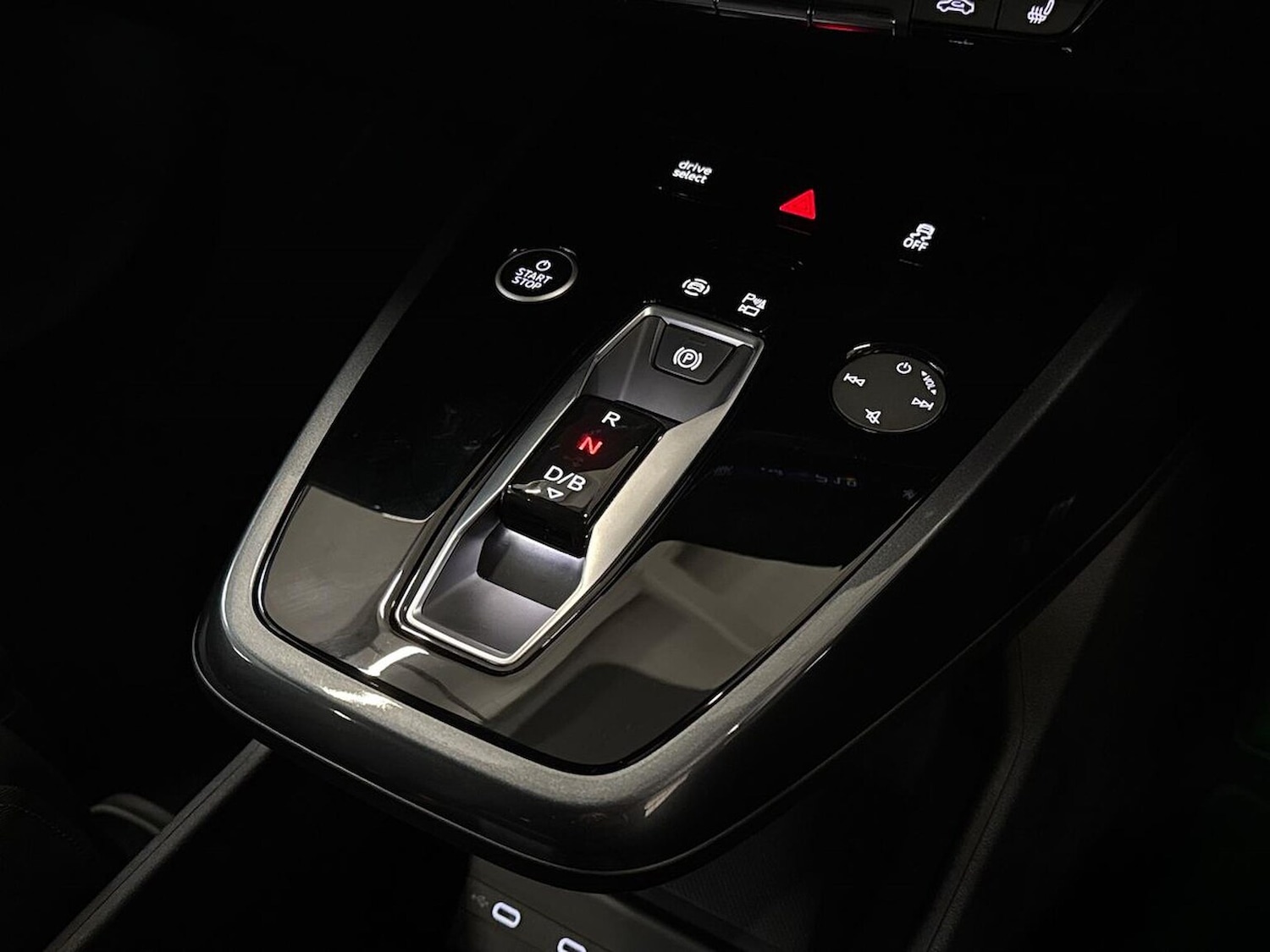 Used Audi Q4 e-tron 2025 for sale - 77078048: Photo 42