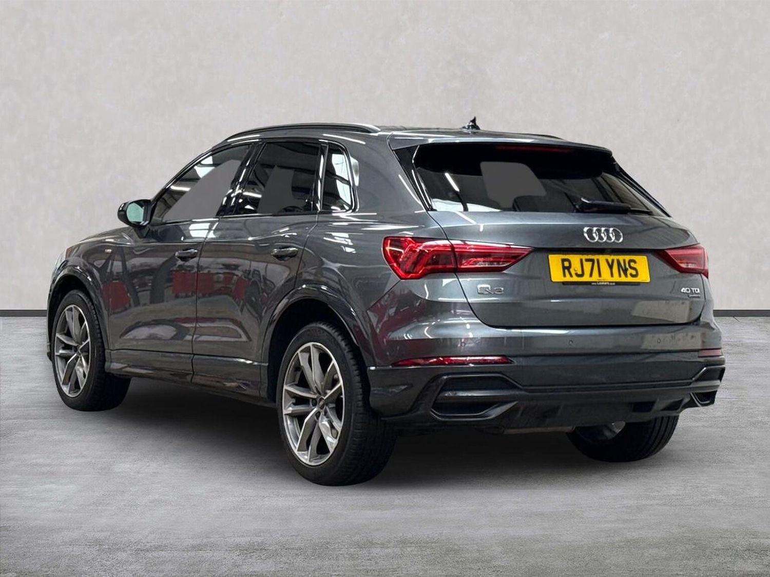 Used Audi Q3 2022 for sale - 76735576: Photo 2