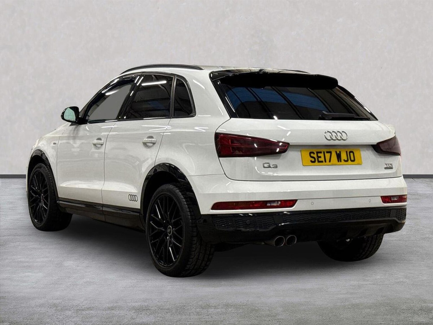 Used Audi Q3 2017 for sale - 76946980: Photo 2