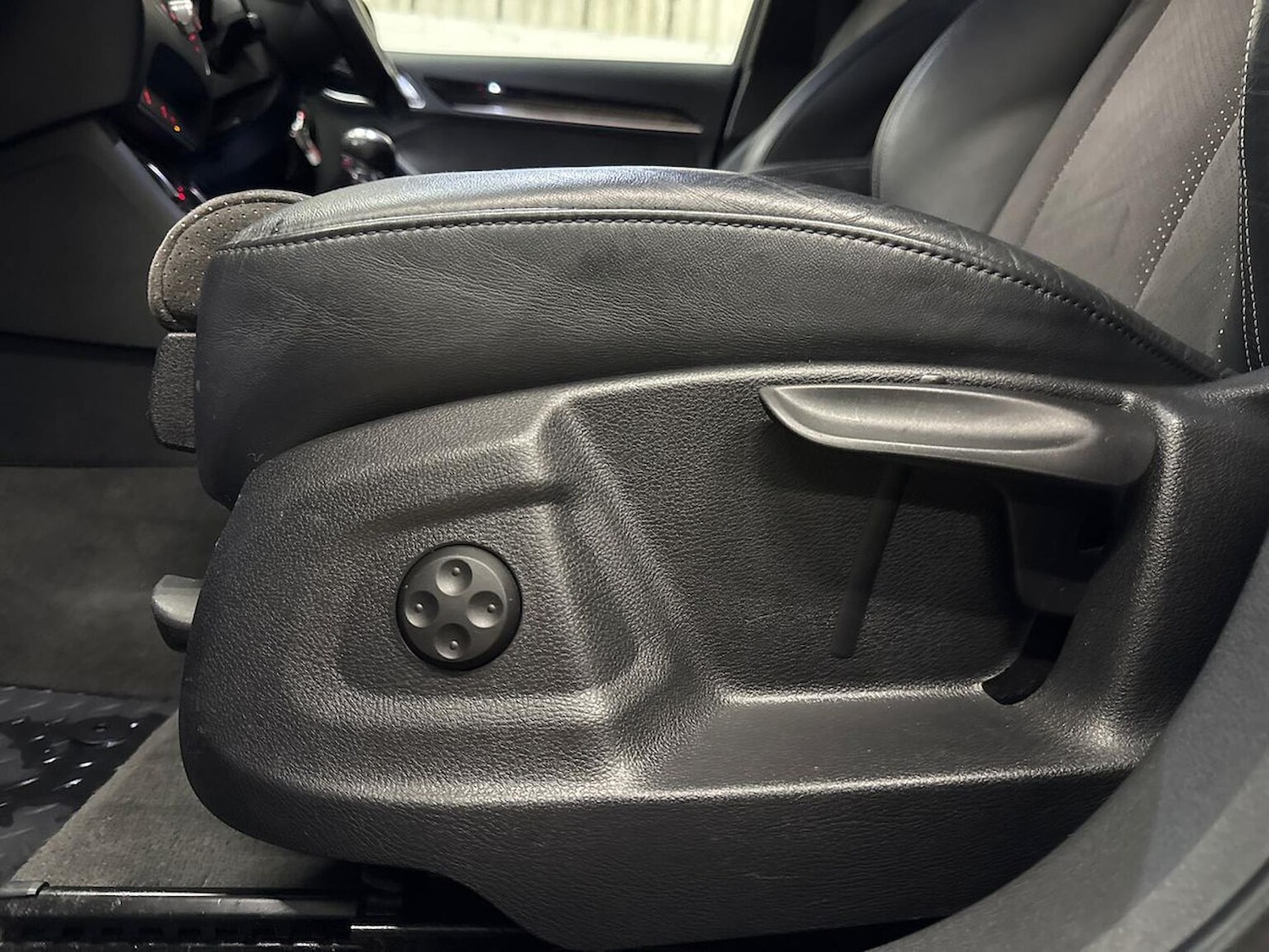 Used Audi Q3 2017 for sale - 76946980: Photo 30