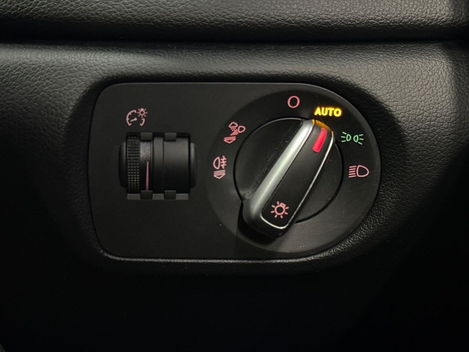 Used Audi Q3 2017 for sale - 76946980: Photo 32