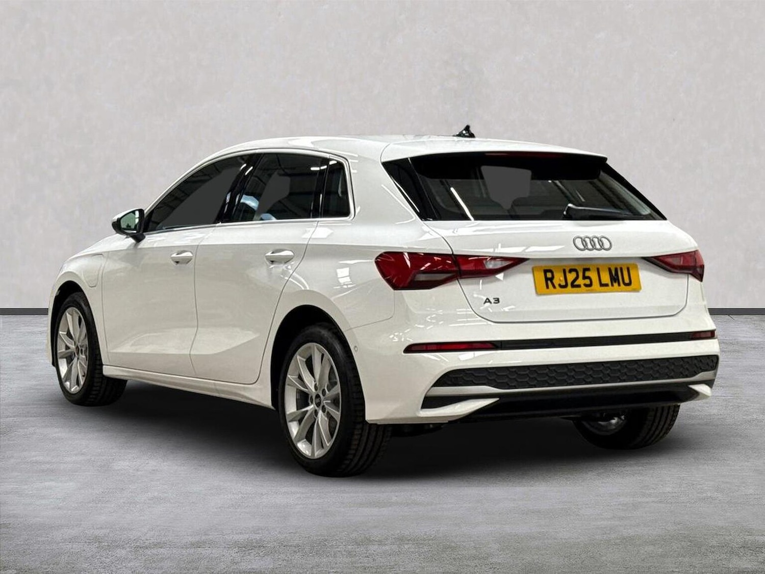 Used Audi A3 2025 for sale - 76735565: Photo 2