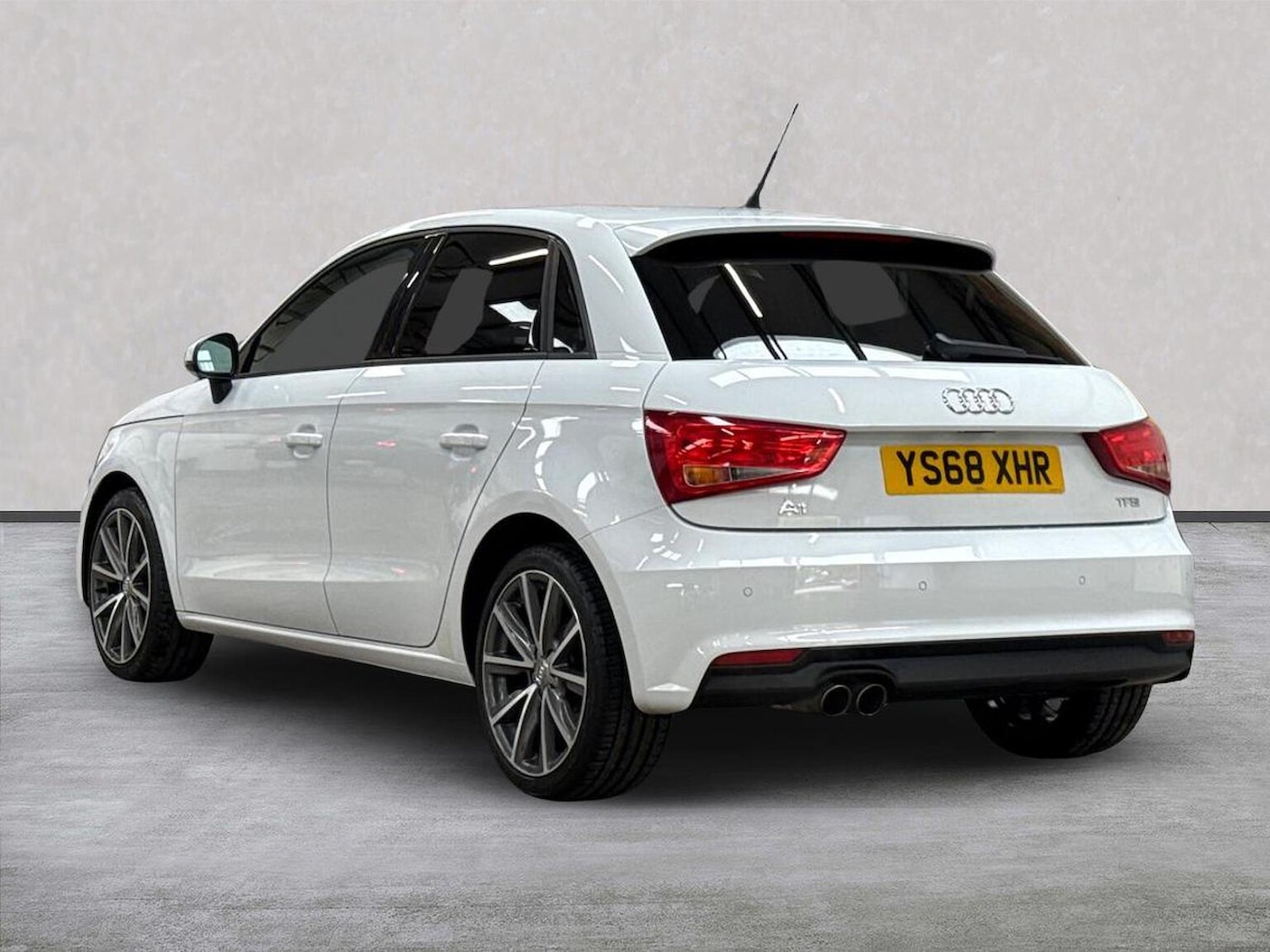 Used Audi A1 2018 for sale - 76357915: Photo 2