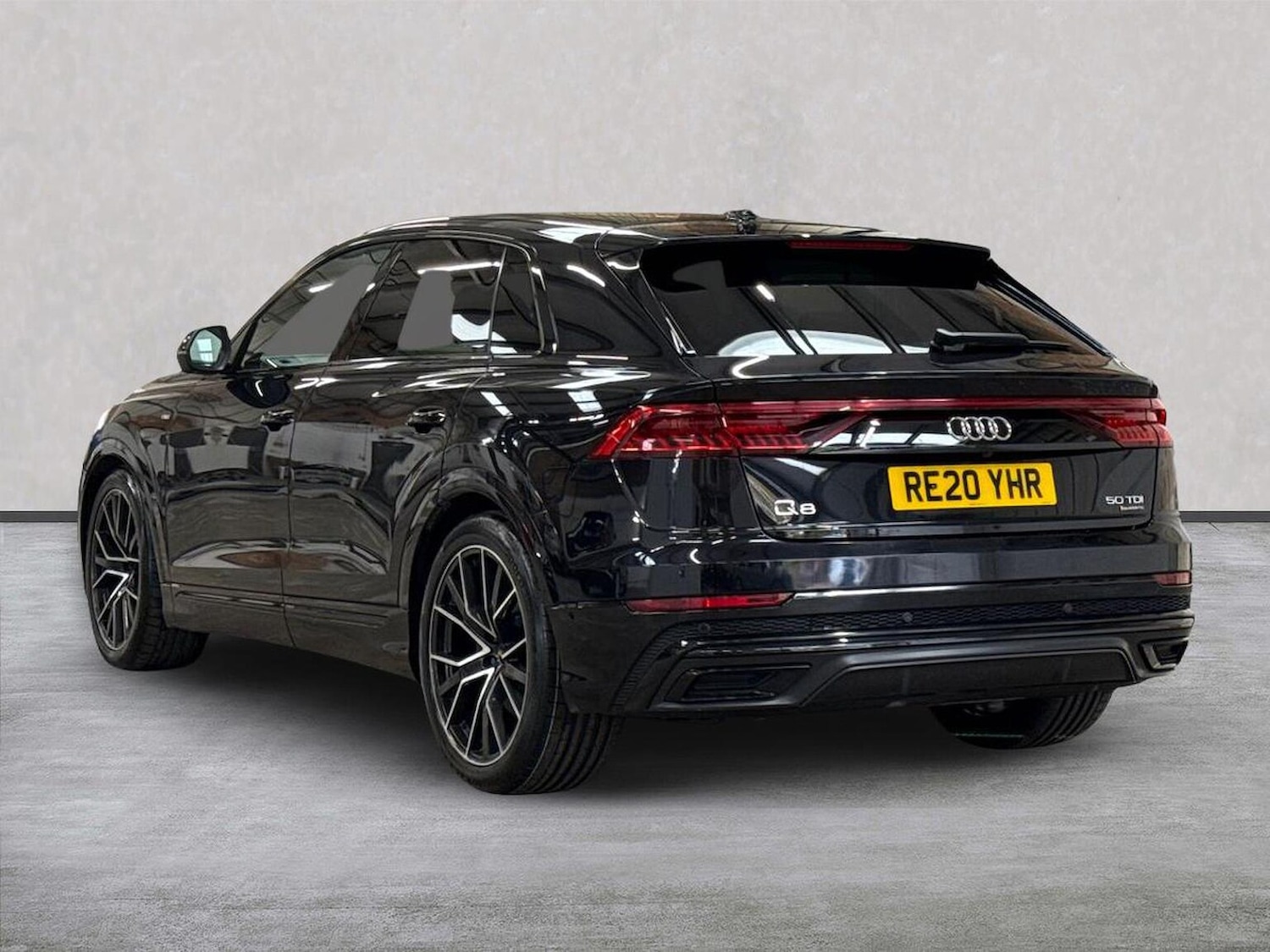 Used Audi Q8 2020 for sale - 76418160: Photo 2
