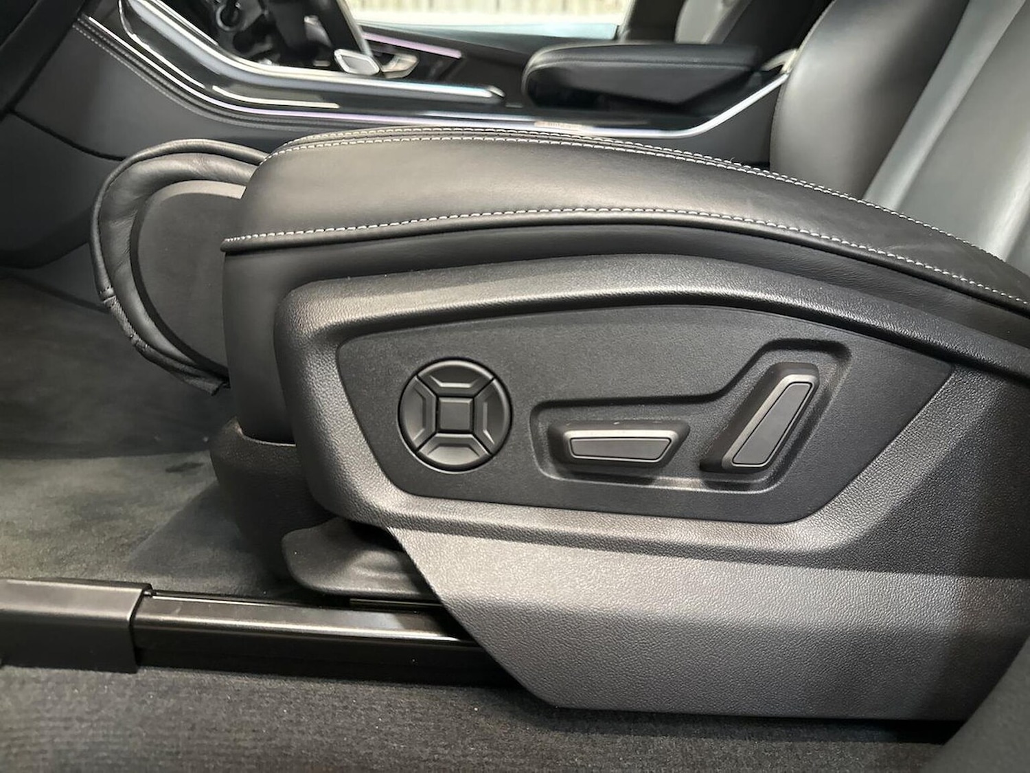 Used Audi Q8 2020 for sale - 76418160: Photo 30