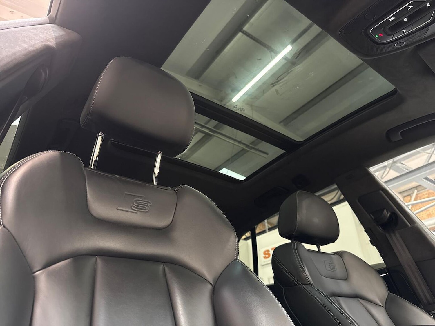 Used Audi Q8 2020 for sale - 76418160: Photo 32