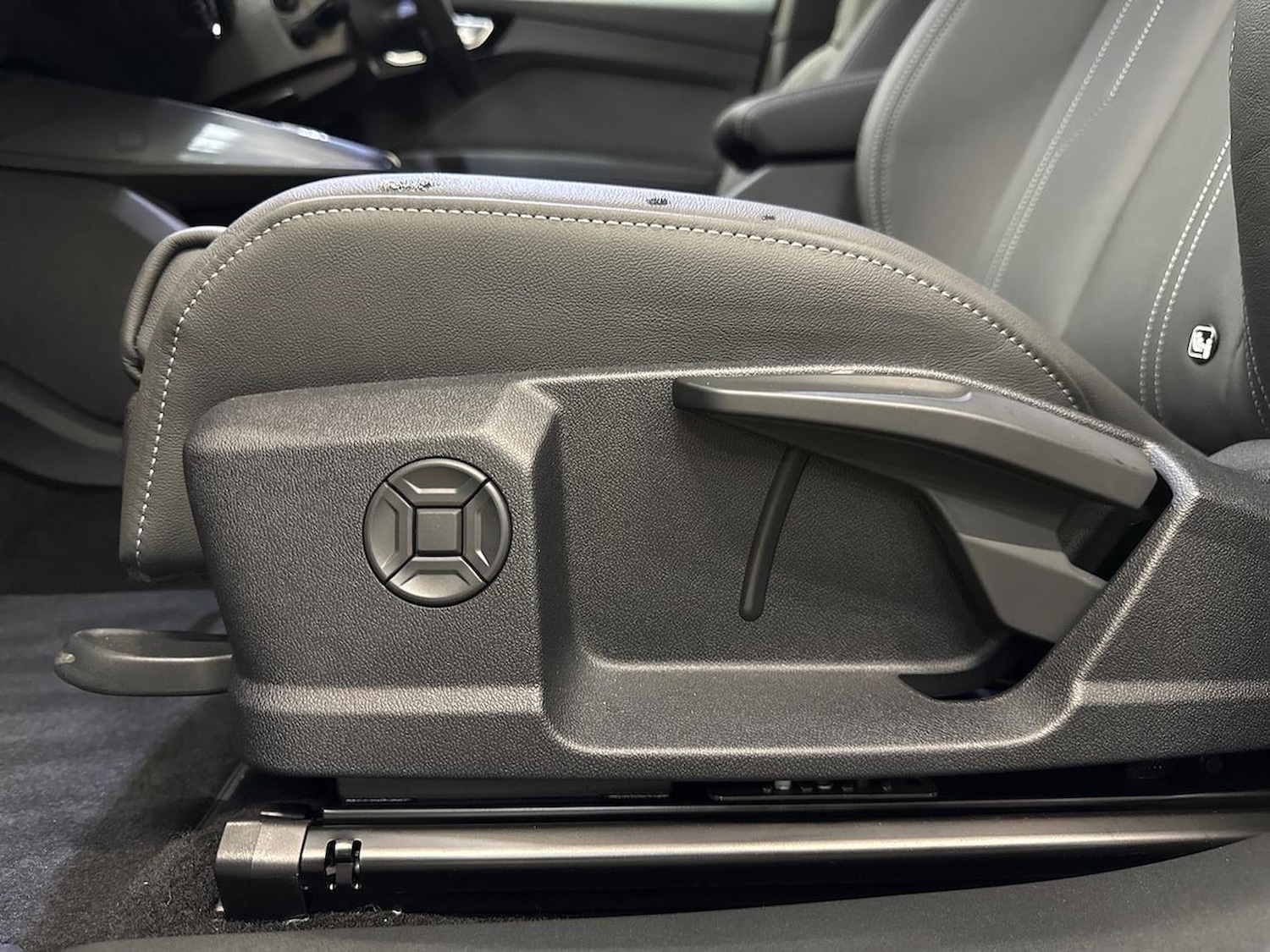 Used Audi Q4 e-tron 2025 for sale - 76490783: Photo 30