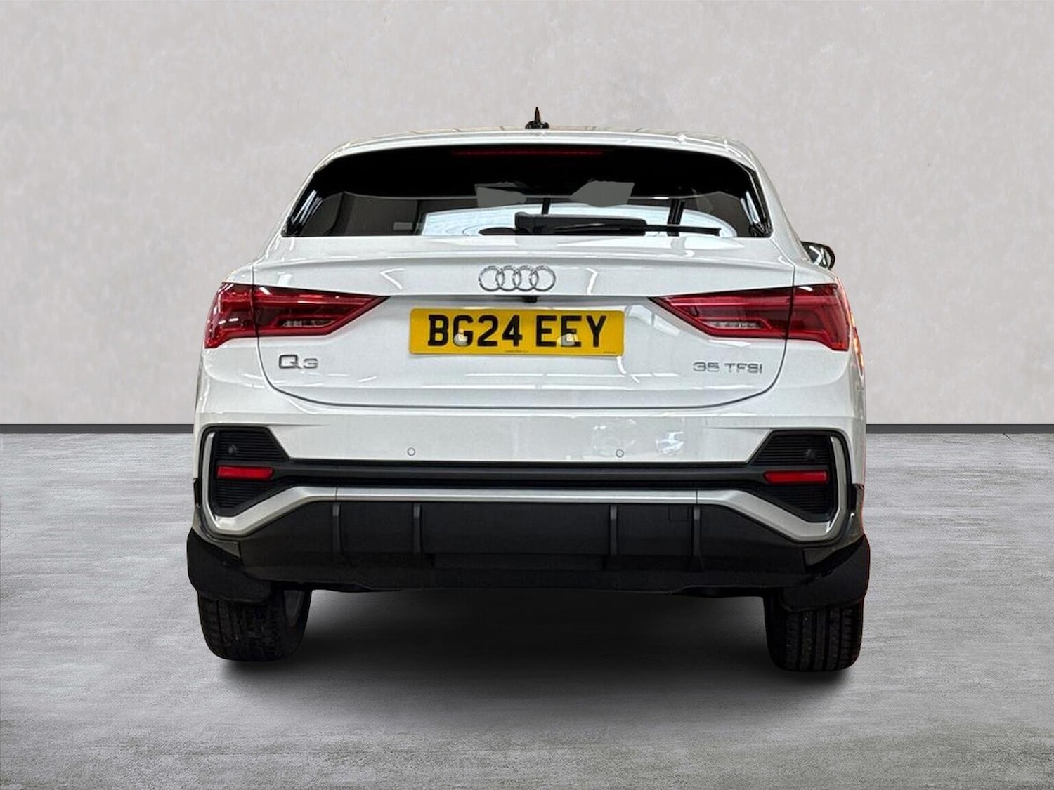 Used Audi Q3 2024 for sale - 76741117: Photo 4