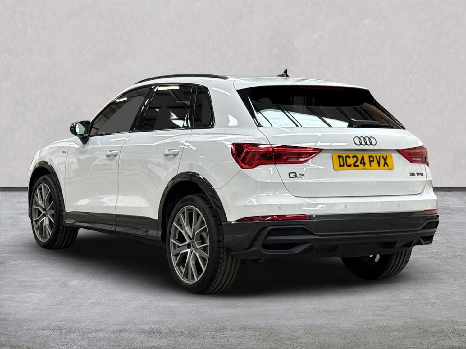 Used Audi Q3 2024 for sale - 76720272: Photo 2