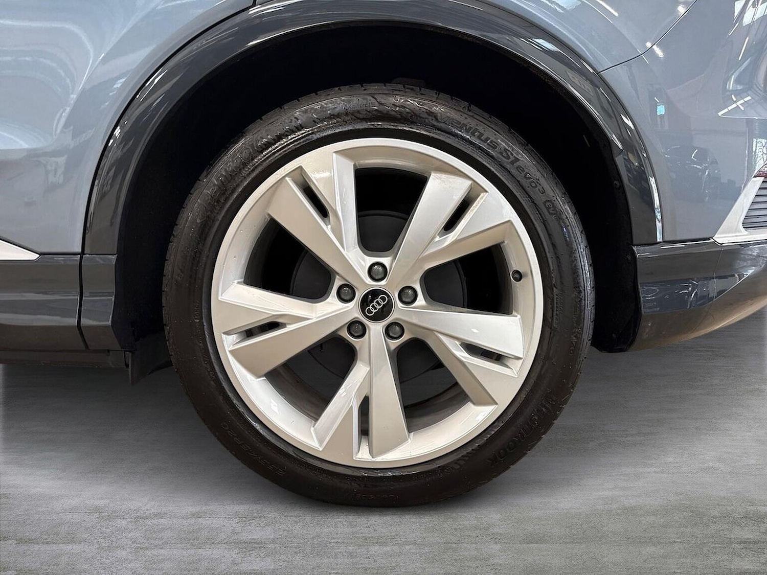 Used Audi Q4 e-tron 2025 for sale - 76741112: Photo 6