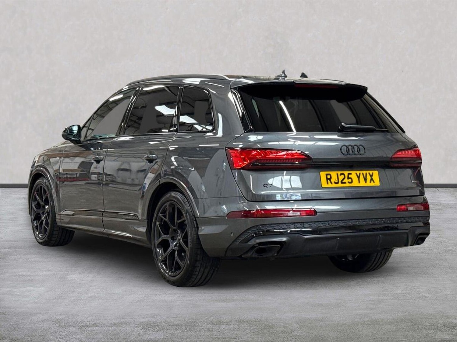 Used Audi Q7 2025 for sale - 77973933: Photo 2