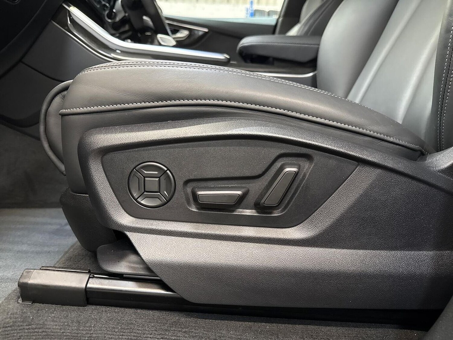 Used Audi Q7 2025 for sale - 77973933: Photo 30