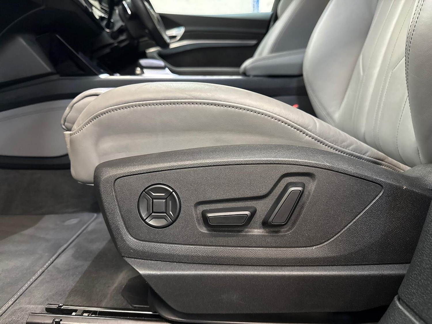 Used Audi e-tron 2022 for sale - 77056683: Photo 32