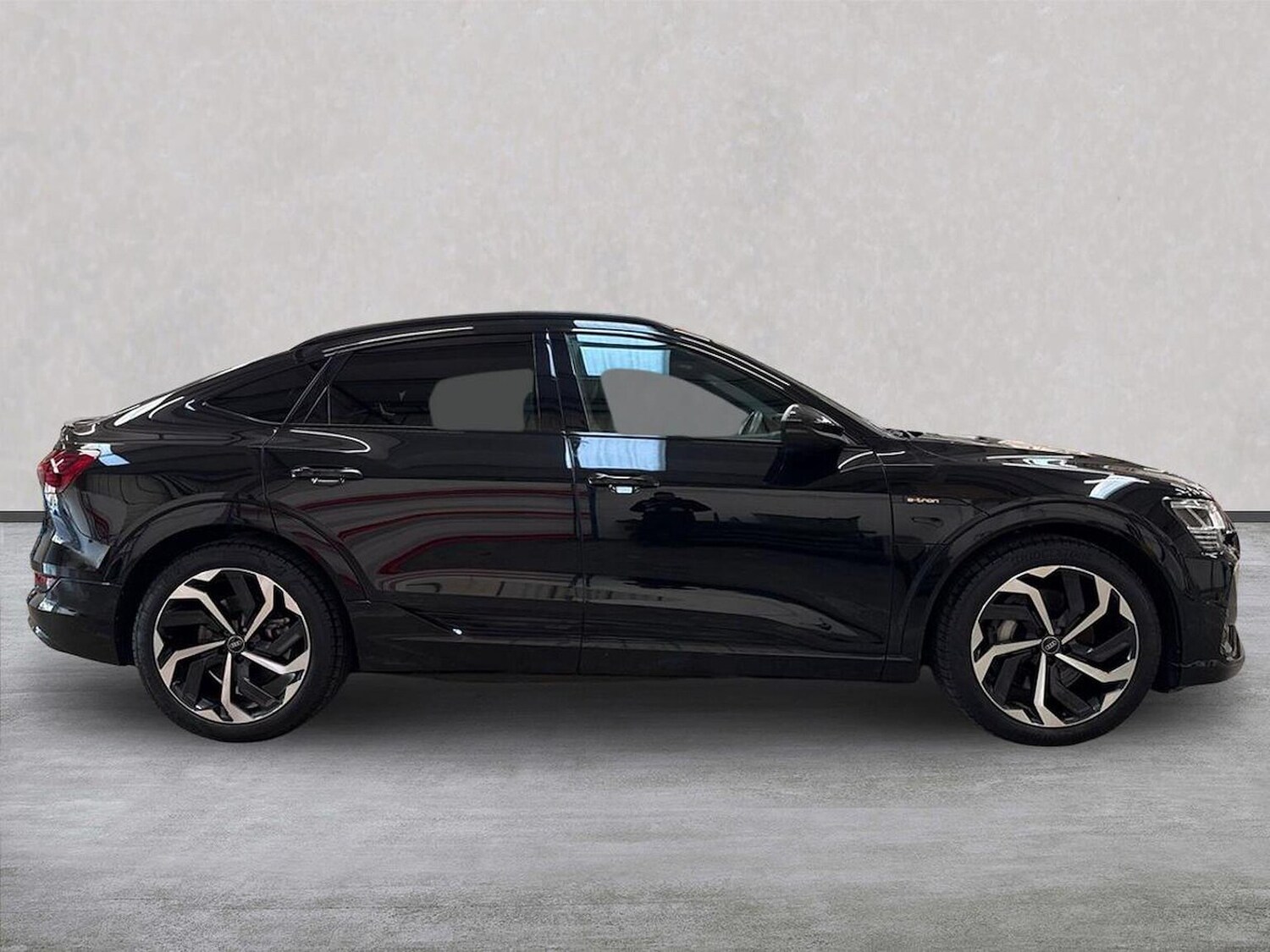 Used Audi e-tron 2022 for sale - 77056683: Photo 5