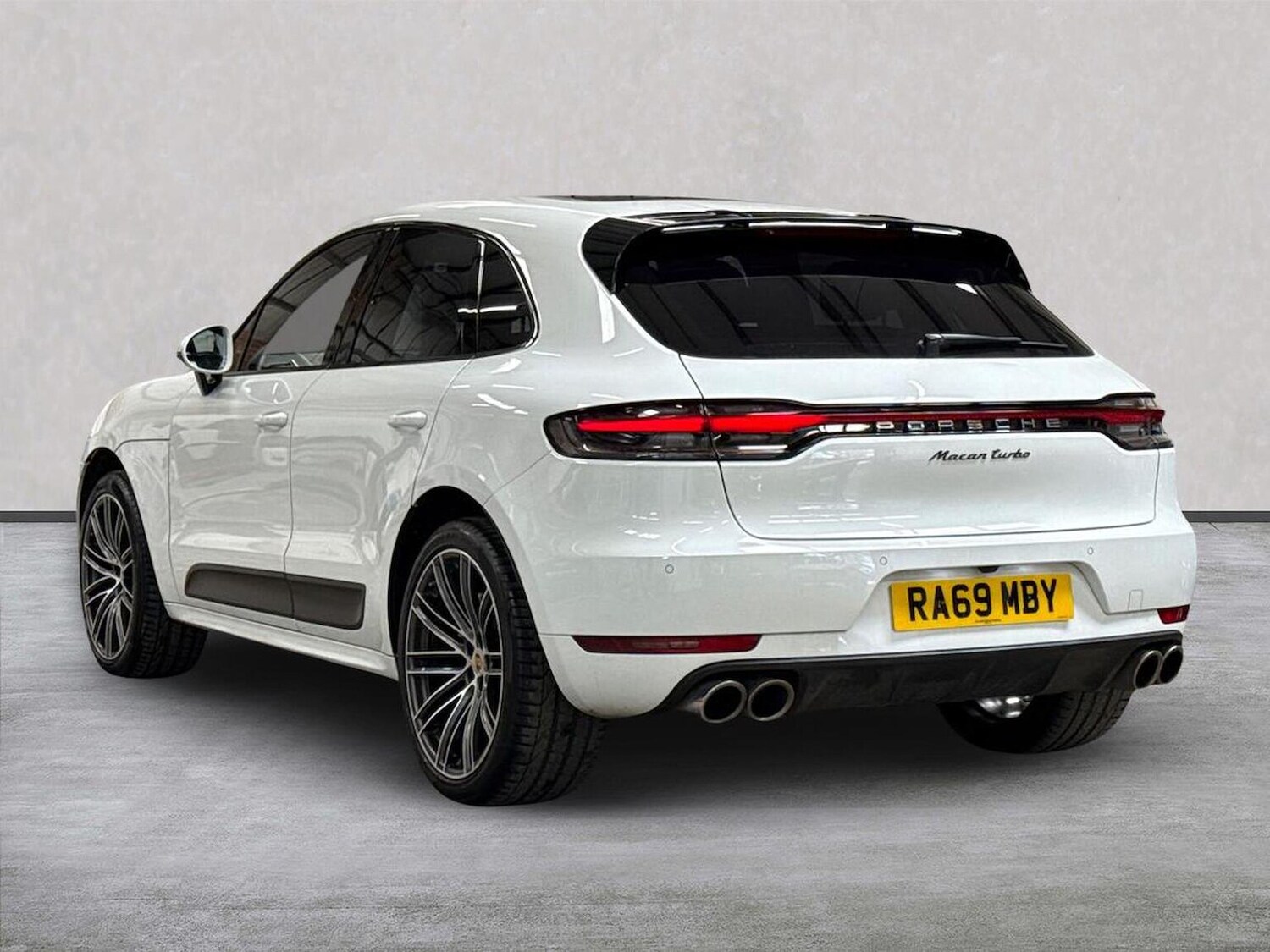 Used Porsche Macan 2019 for sale - 78193160: Photo 2