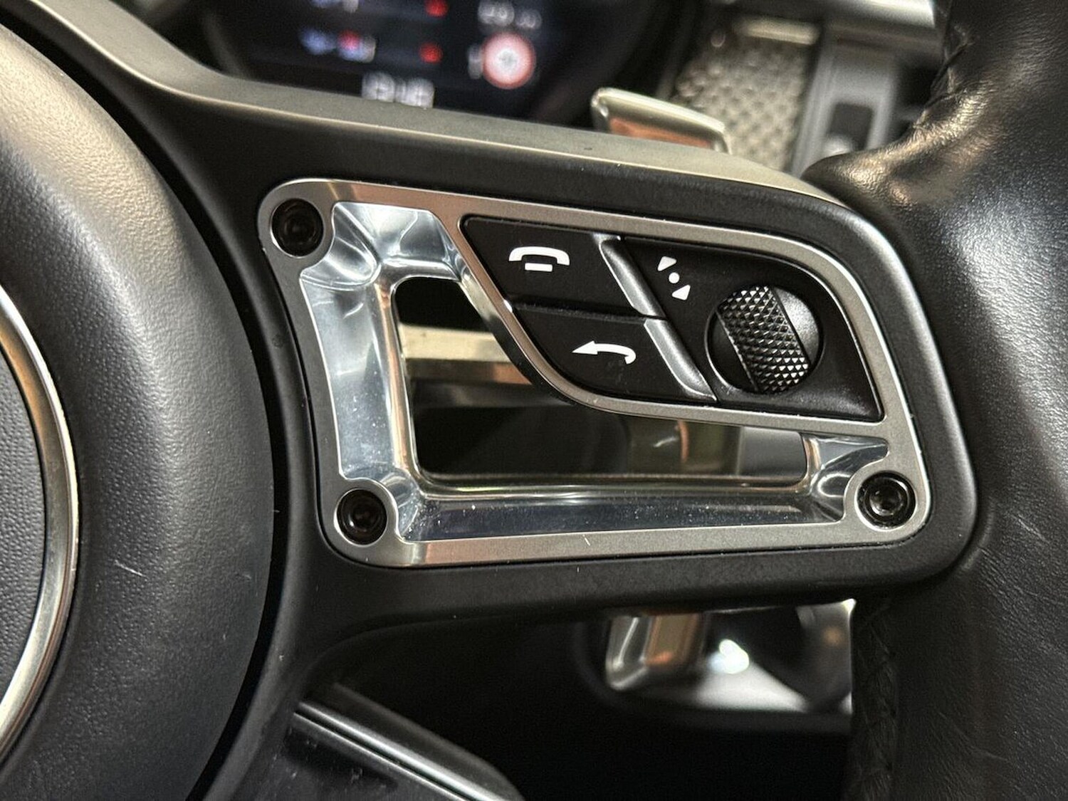 Used Porsche Macan 2019 for sale - 78193160: Photo 28