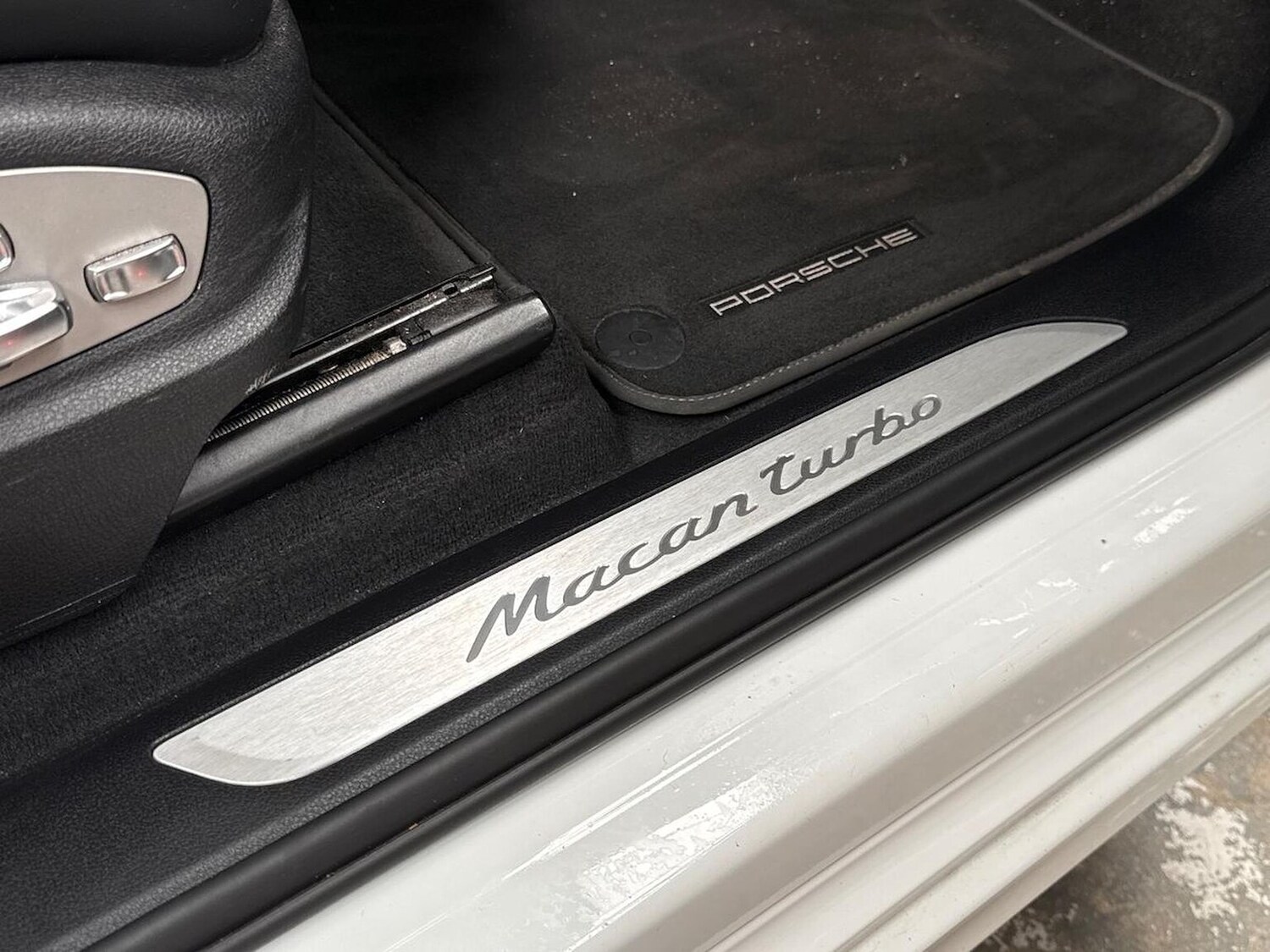 Used Porsche Macan 2019 for sale - 78193160: Photo 34