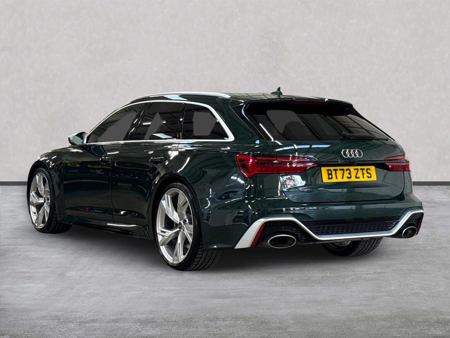 Used Audi RS6 2023 for sale - 76369146: Photo 2