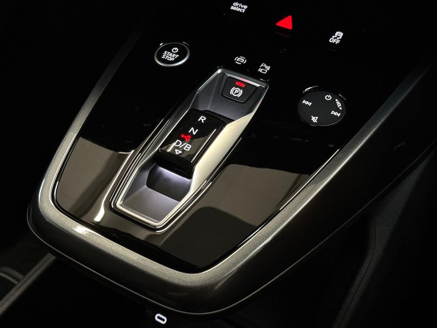 Used Audi Q4 e-tron 2025 for sale - 76720263: Photo 40