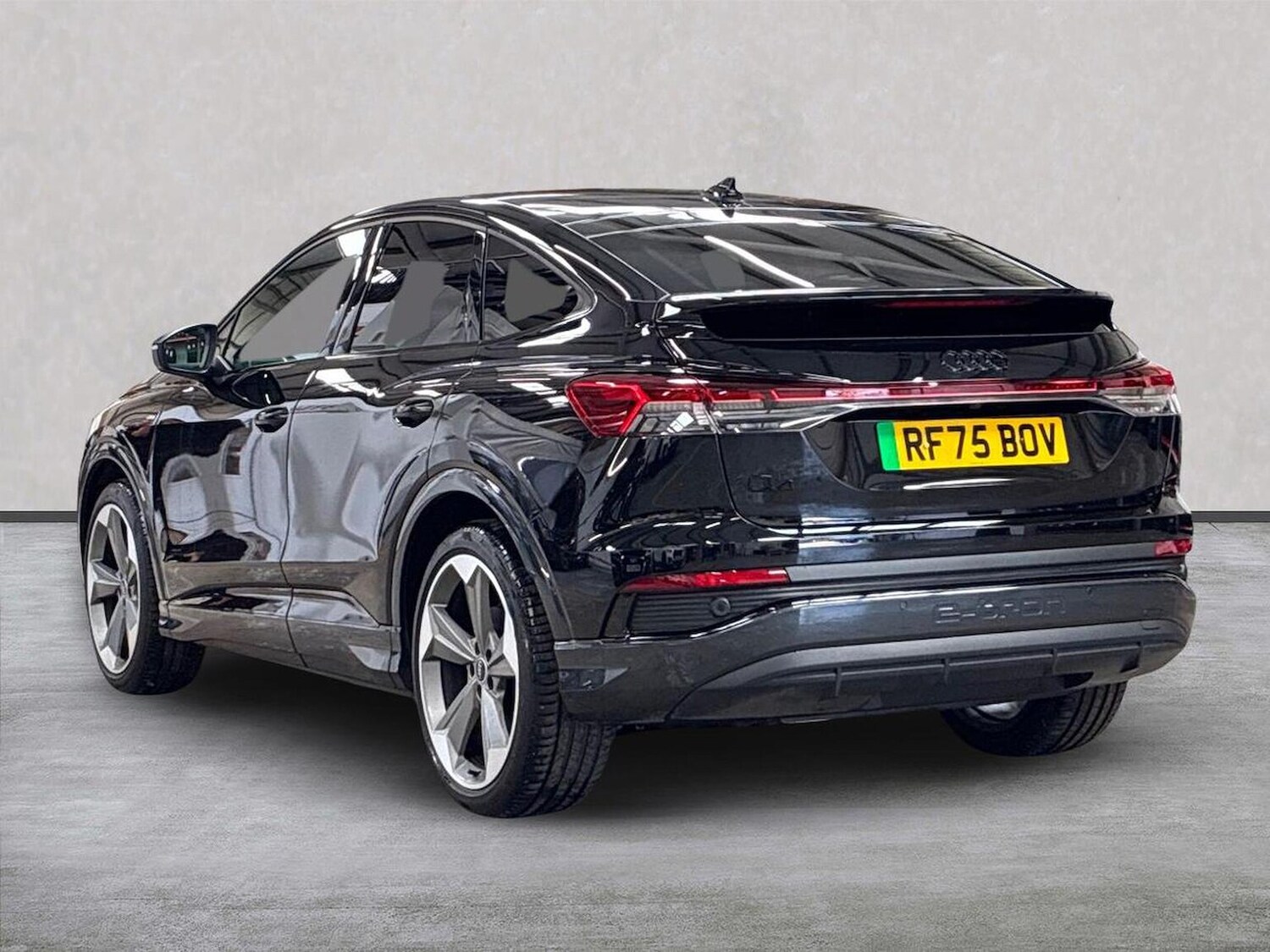 Used Audi Q4 e-tron 2026 for sale - 78155507: Photo 2