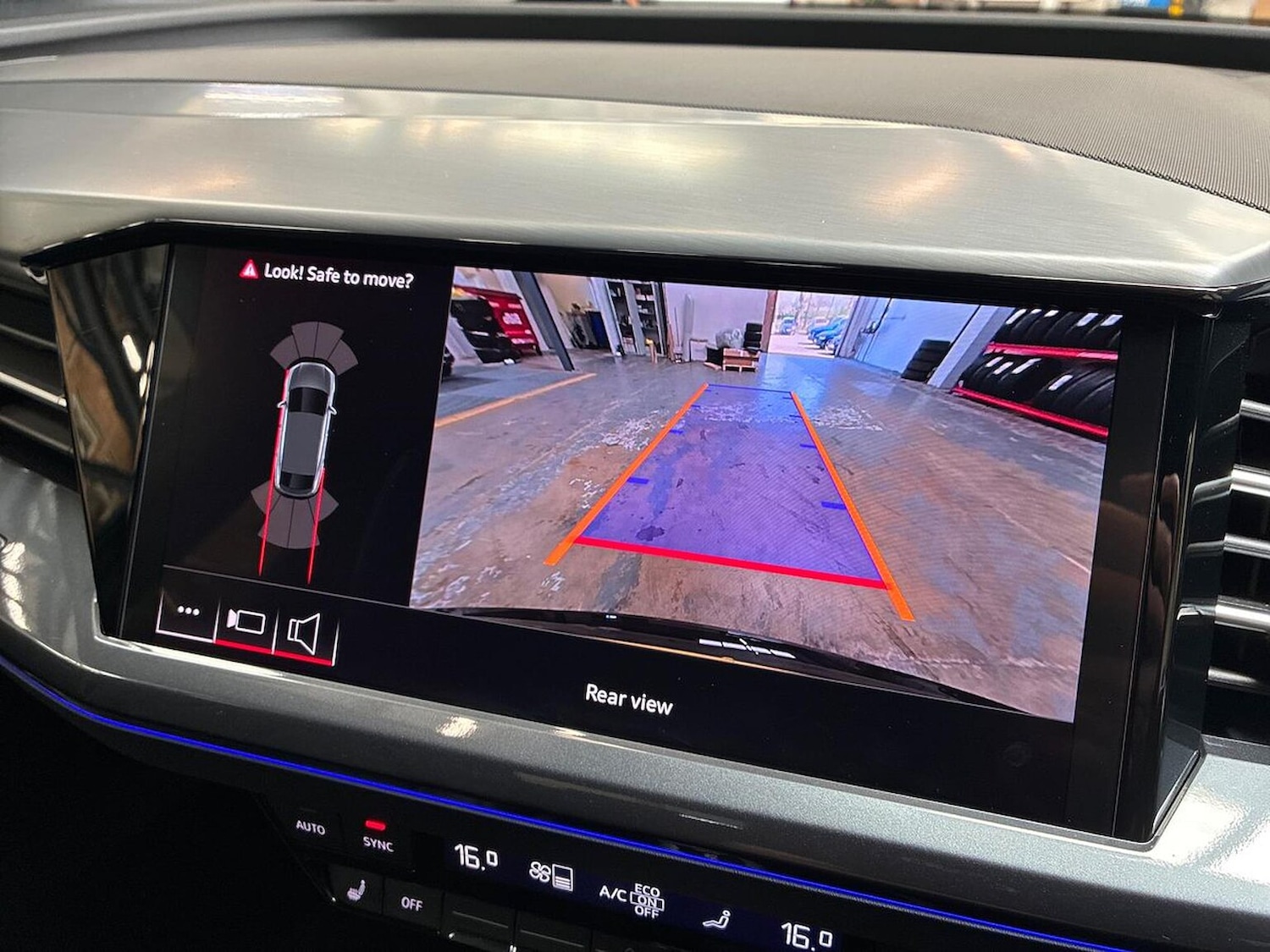 Used Audi Q4 e-tron 2026 for sale - 78155507: Photo 25