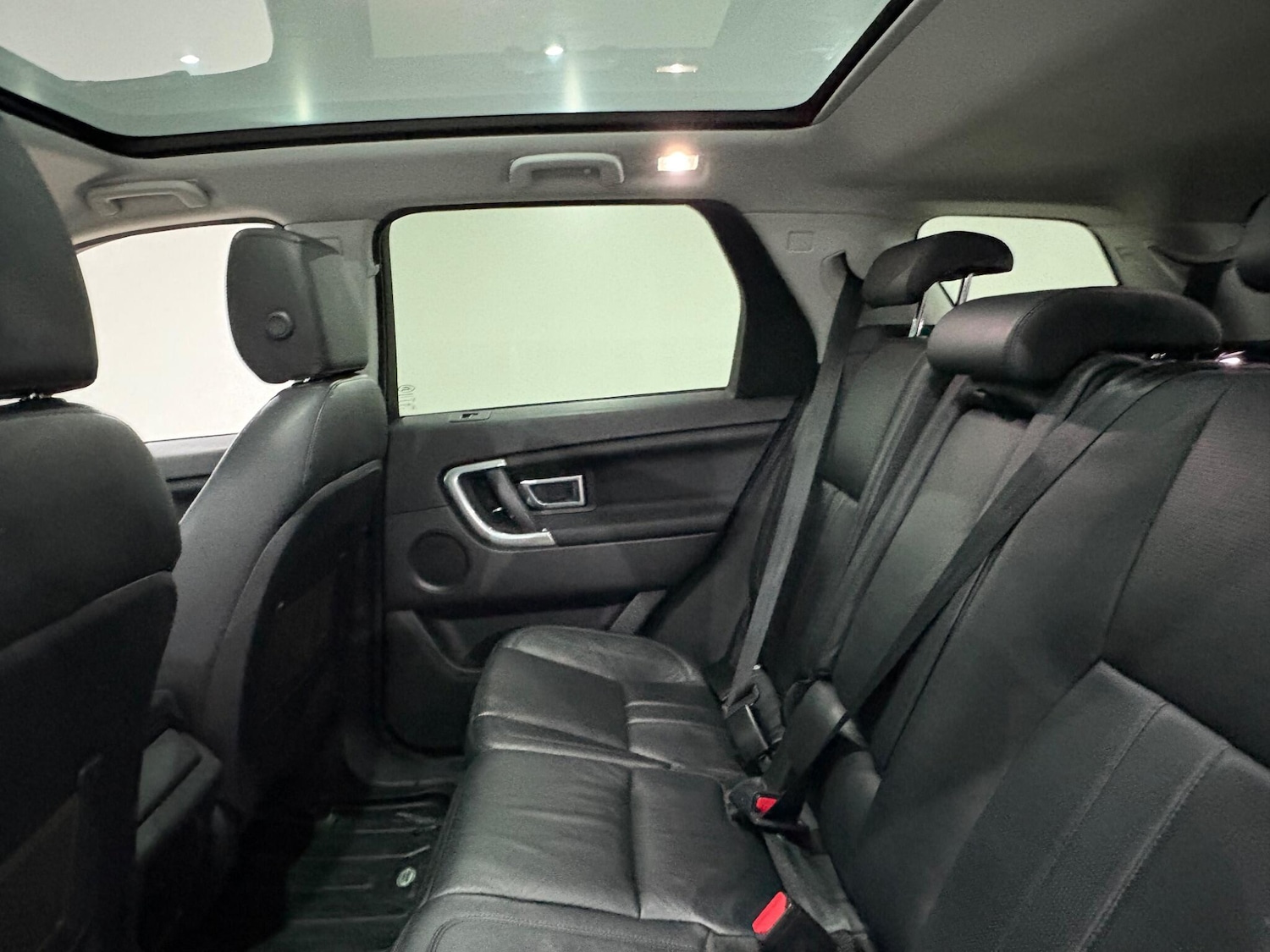 Used Land Rover Discovery Sport 2015 for sale - 76855902: Photo 13