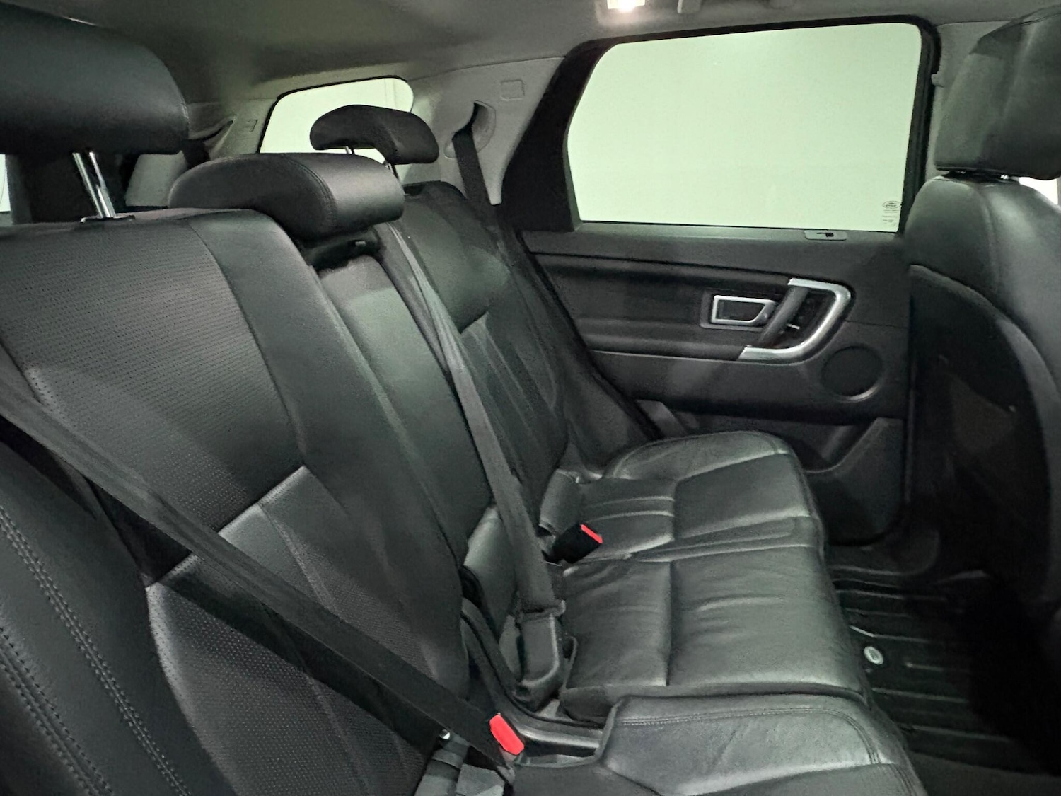 Used Land Rover Discovery Sport 2015 for sale - 76855902: Photo 14