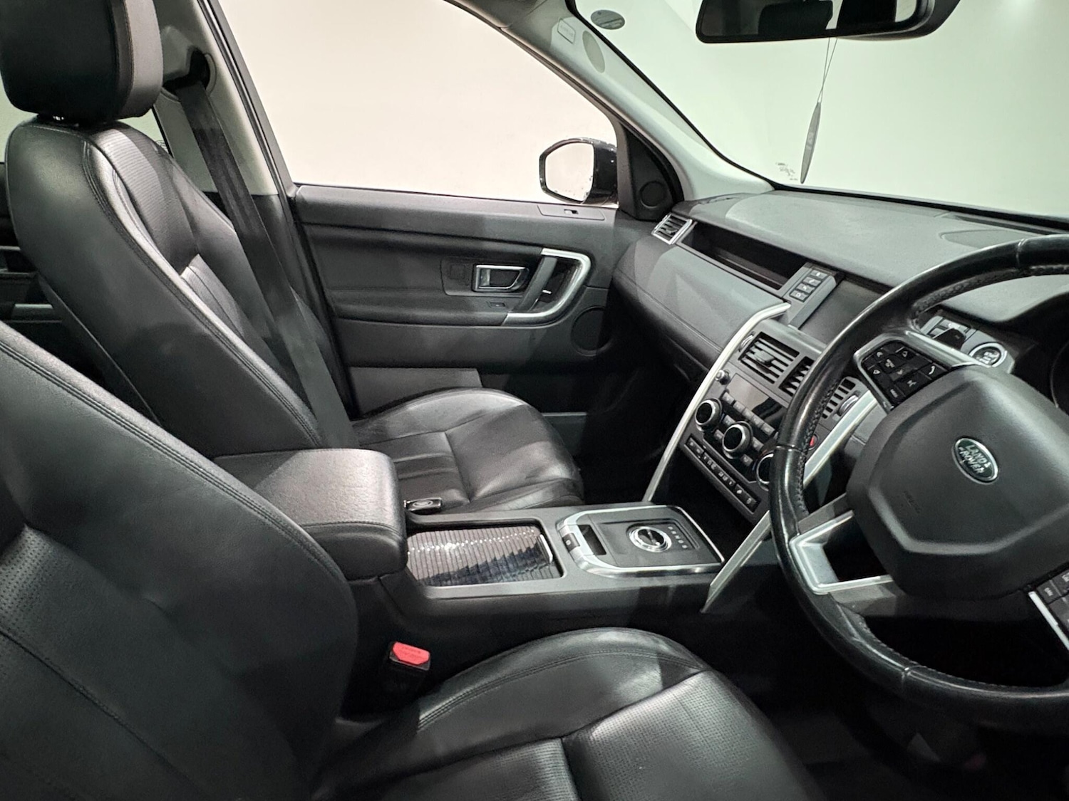 Used Land Rover Discovery Sport 2015 for sale - 76855902: Photo 5