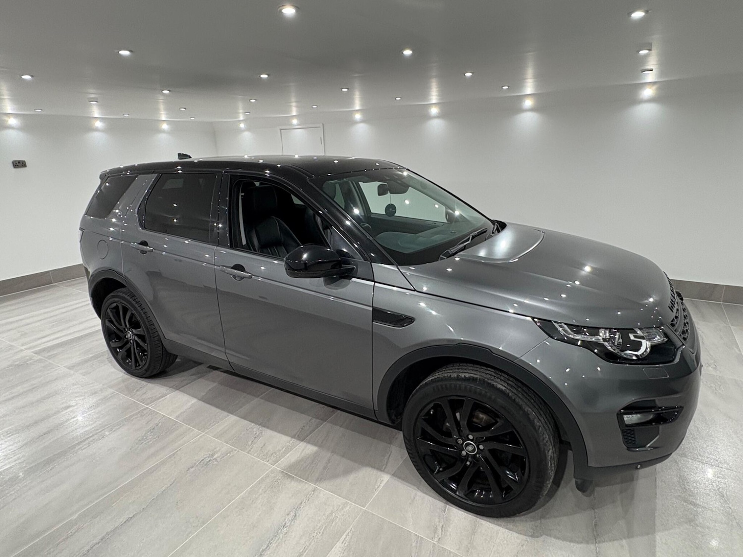 Used Land Rover Discovery Sport 2015 for sale - 76824926: Photo 1