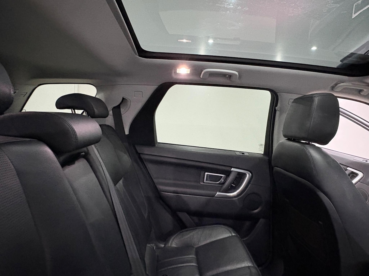 Used Land Rover Discovery Sport 2015 for sale - 76824926: Photo 12