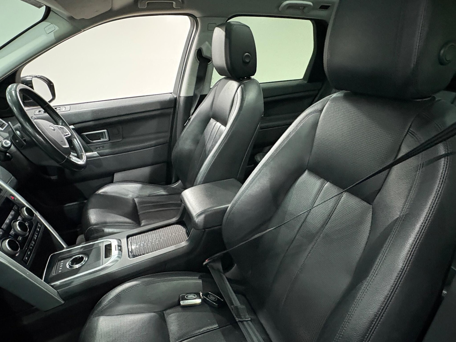 Used Land Rover Discovery Sport 2015 for sale - 76824926: Photo 6