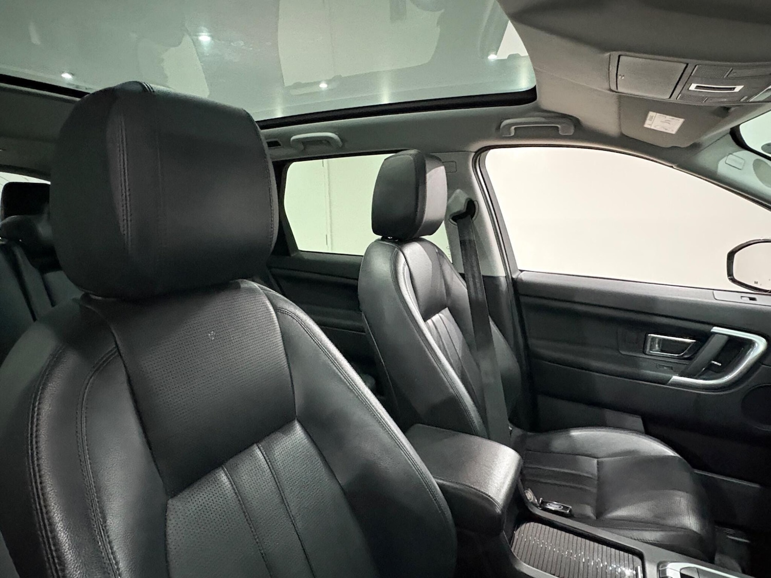 Used Land Rover Discovery Sport 2015 for sale - 76824926: Photo 7