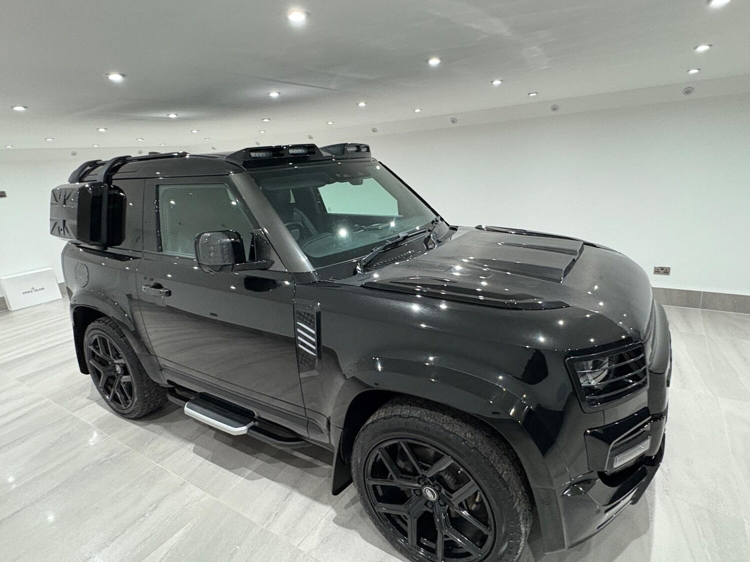 Used Land Rover Defender 2023 for sale - 76825061: Photo 13