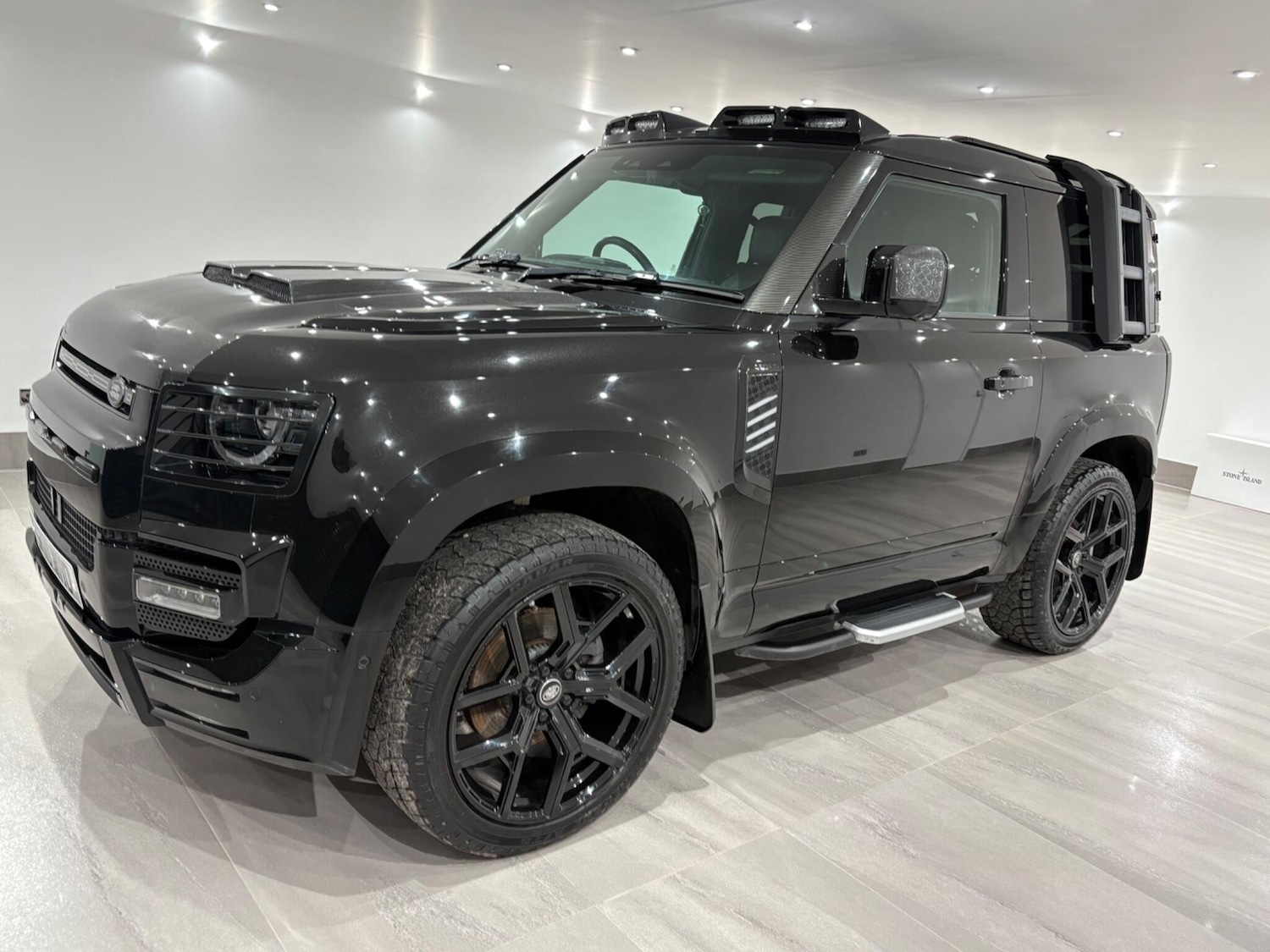 Used Land Rover Defender 2023 for sale - 76825061: Photo 2