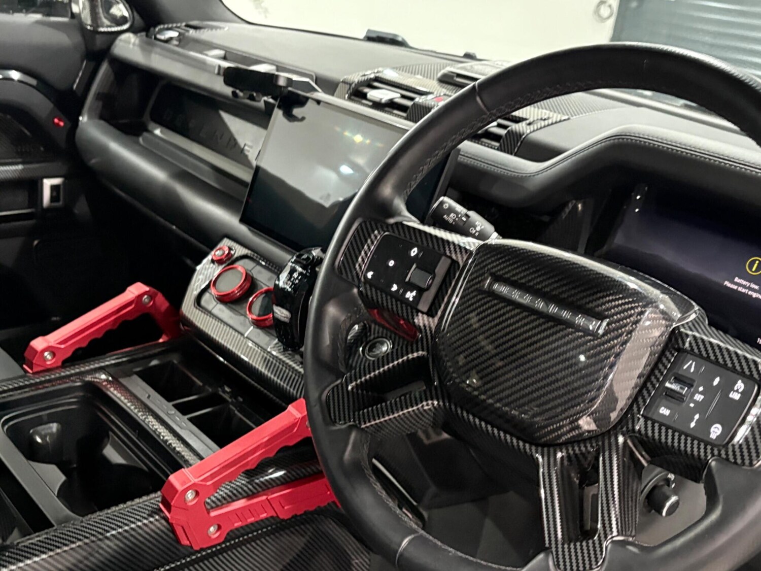 Used Land Rover Defender 2023 for sale - 76825061: Photo 32